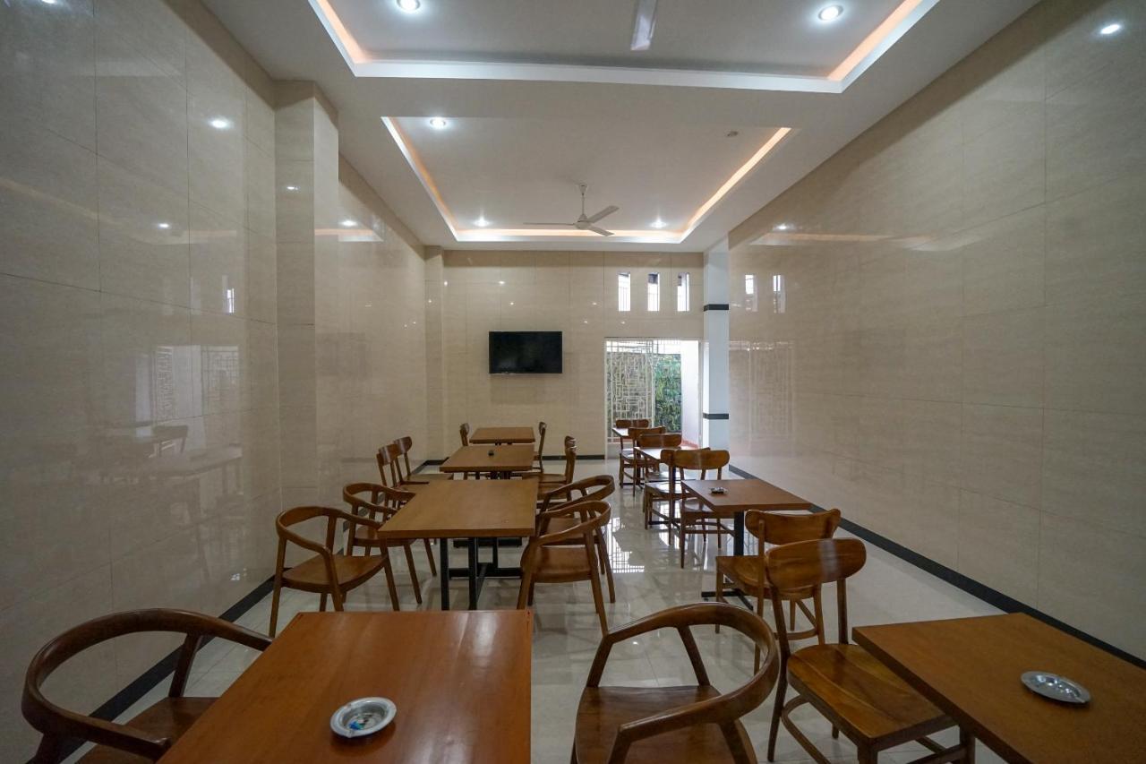 Oyo 616 Express Inn Palembang Dış mekan fotoğraf