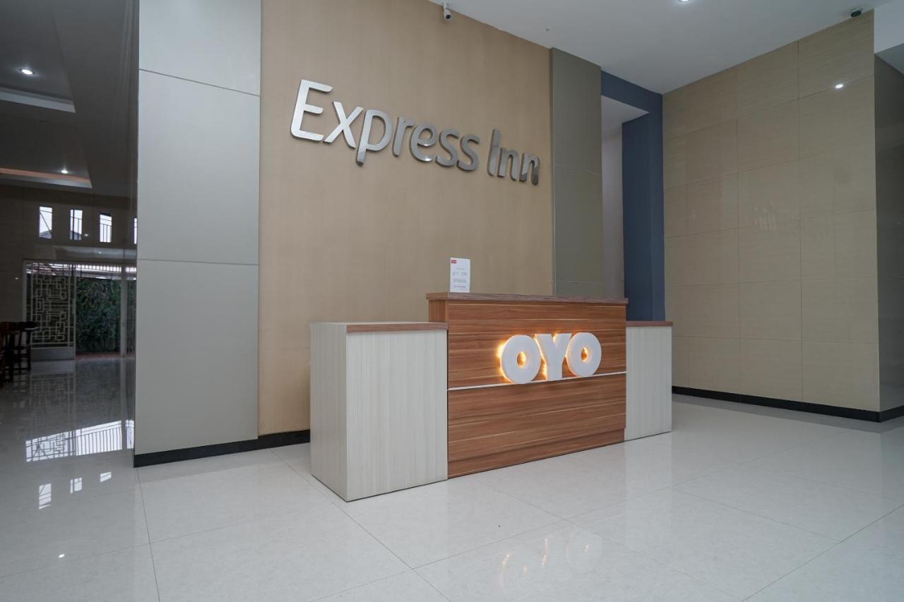 Oyo 616 Express Inn Palembang Dış mekan fotoğraf